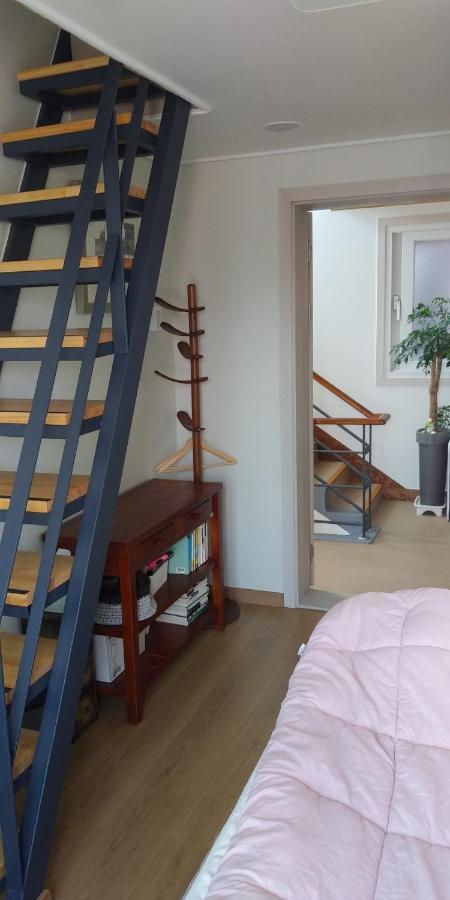Ri-In Mokpo Guesthouse Eksteriør bilde